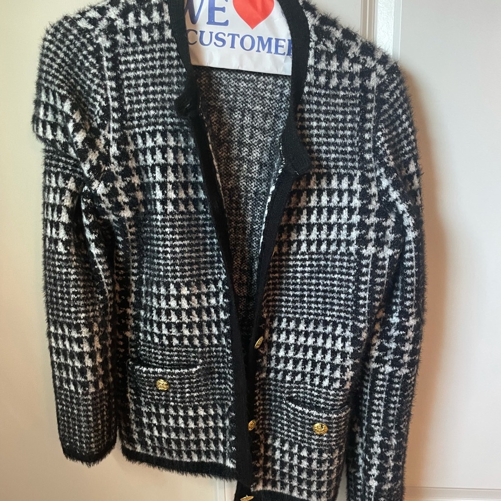 Houndstooth Sweater Perfect Condition - image 2